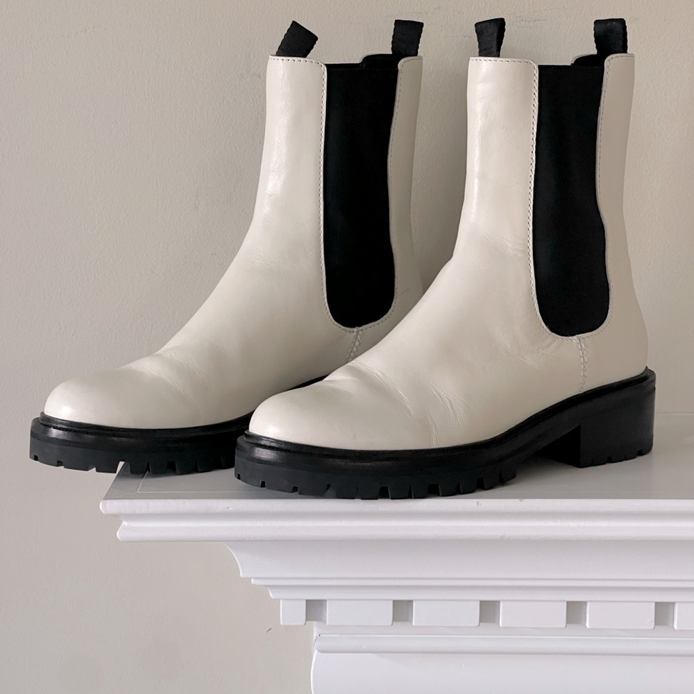 PAIGE Women’s Briana Lug Sole Leather Chelsea White Slip on Ankle Boots Size 8.5 - Picture 3 of 10